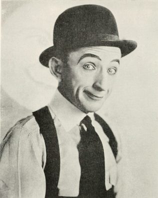 Larry Semon ca 1920.jpg