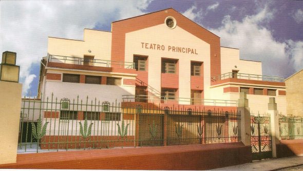 Teatro Principal de Requena (fachada 2017).jpg